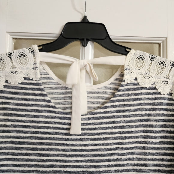 Style & Co Striped Lace Shoulder Long Sleeve Top w/ Chiffon Hem – Size Small - Picture 7 of 14